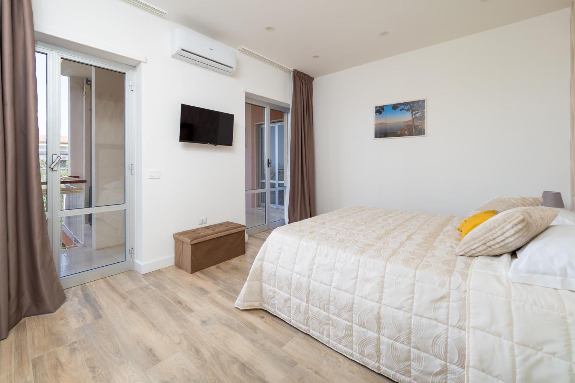 Nonno Angelo - 4 Bedrooms With Free Parking & Seaview Balcony 索伦托 外观 照片