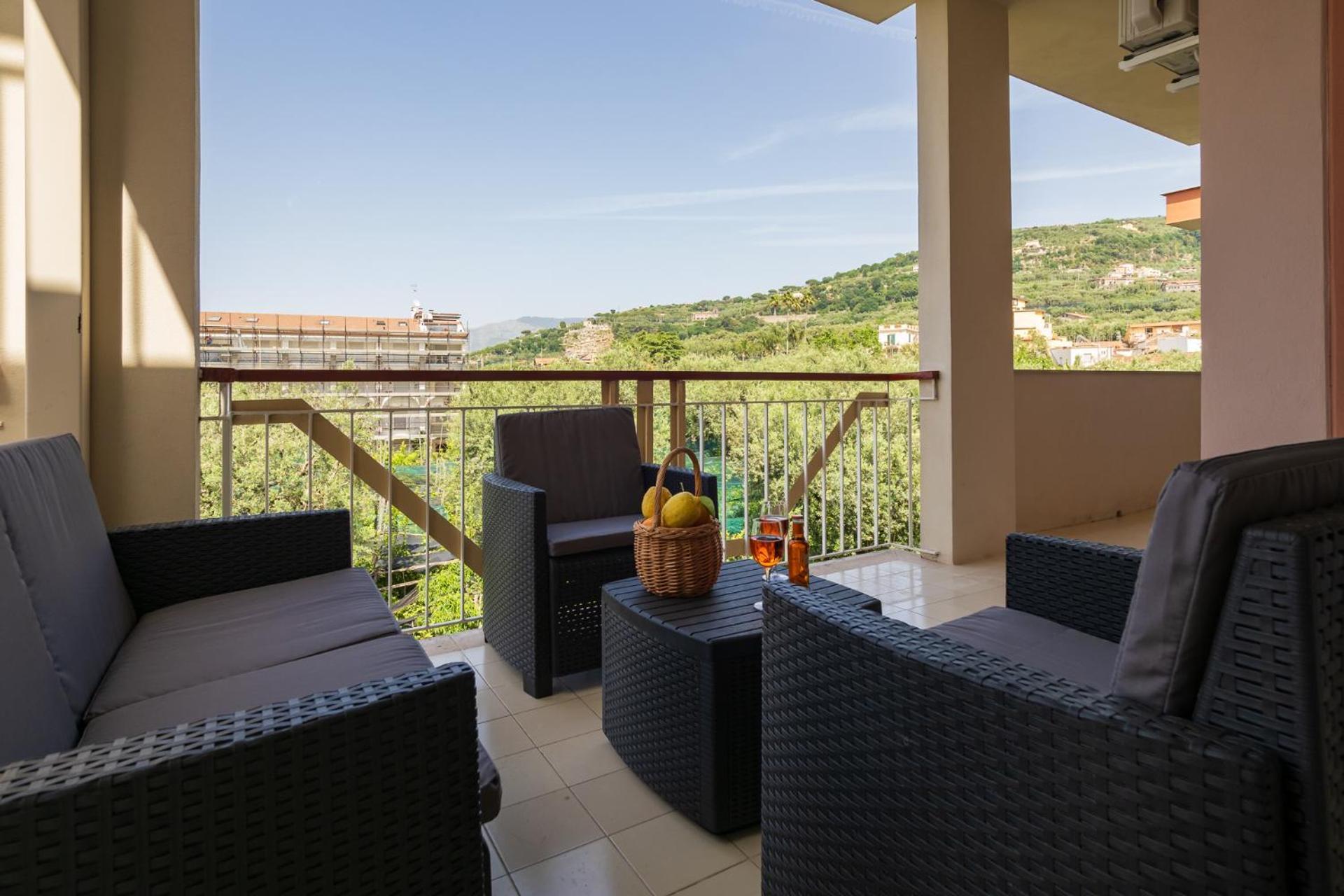 Nonno Angelo - 4 Bedrooms With Free Parking & Seaview Balcony 索伦托 外观 照片