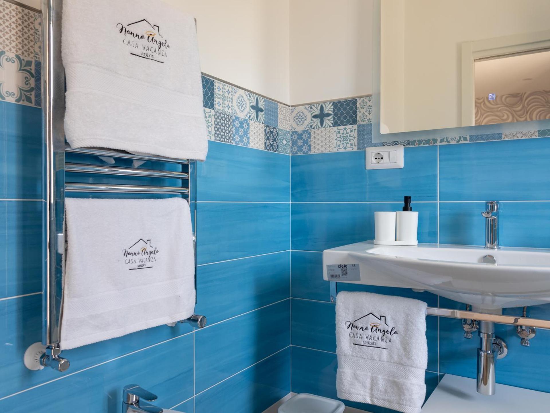 Nonno Angelo - 4 Bedrooms With Free Parking & Seaview Balcony 索伦托 外观 照片